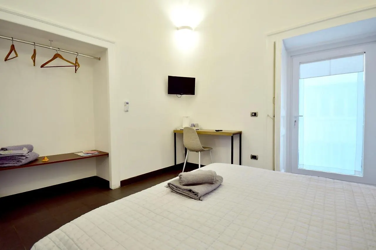 Di Affreschi E Volte Bed & Breakfast Naples Italy