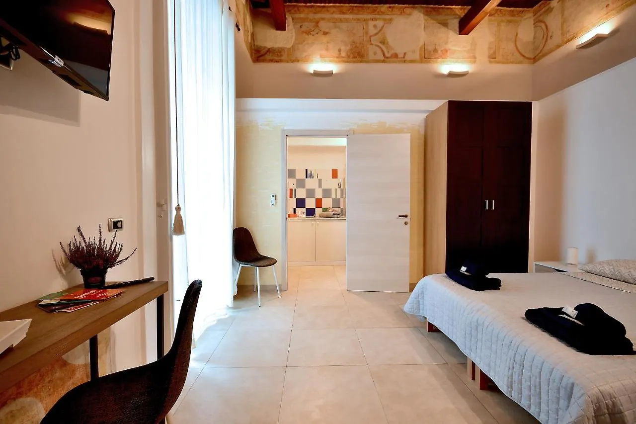 Di Affreschi E Volte Bed & Breakfast Naples
